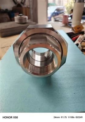 精準交付：Incoloy 800 活接頭（DN40）高端合金管件正式出貨至新加坡